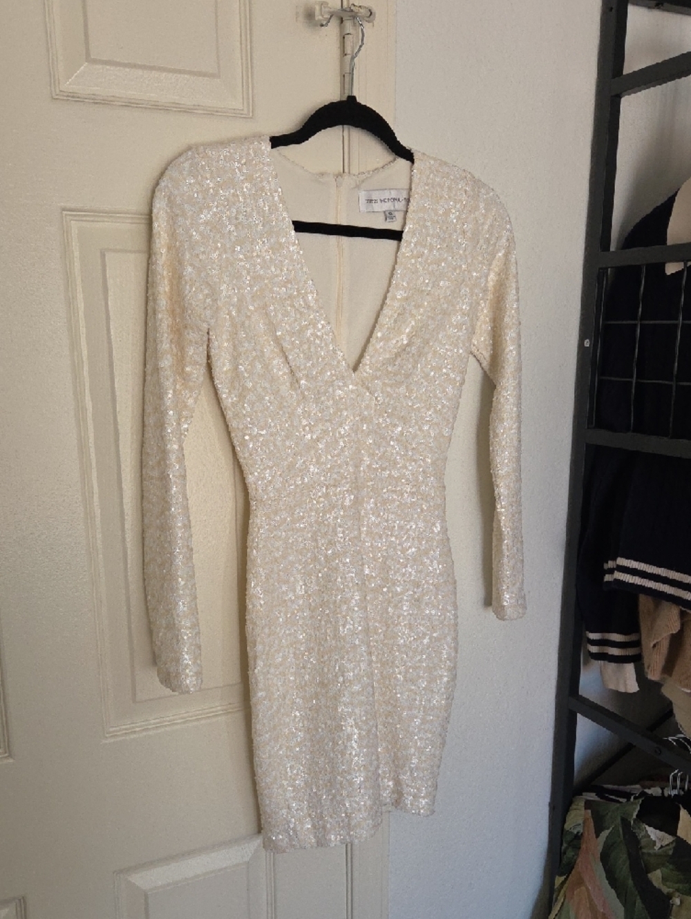 Dress The Population Sequin Long Sleeve V-Neck Mini Dress Small
